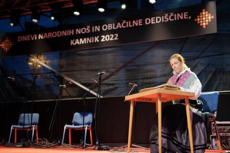 Presenetljiv odziv ob prvem dnevu praznovanja 50. Dnevov narodnih noš in oblačilne dediščine v Kamniku (52)